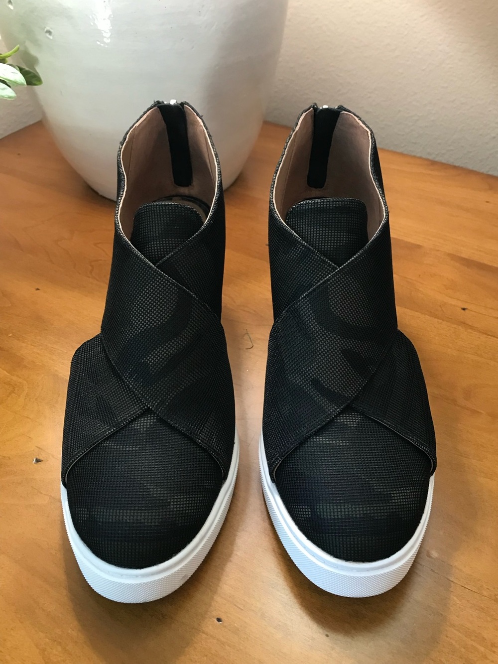 LINEA PAOLO Faith Wedge Sneakers in Camo with Cut Outs, Size 8.5 Medium